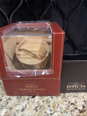 Invicta Display Watch Winder in Brown and Tan